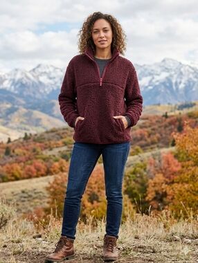 H&M BURGUNDY SHERPA TOP SIZE MEDIUM